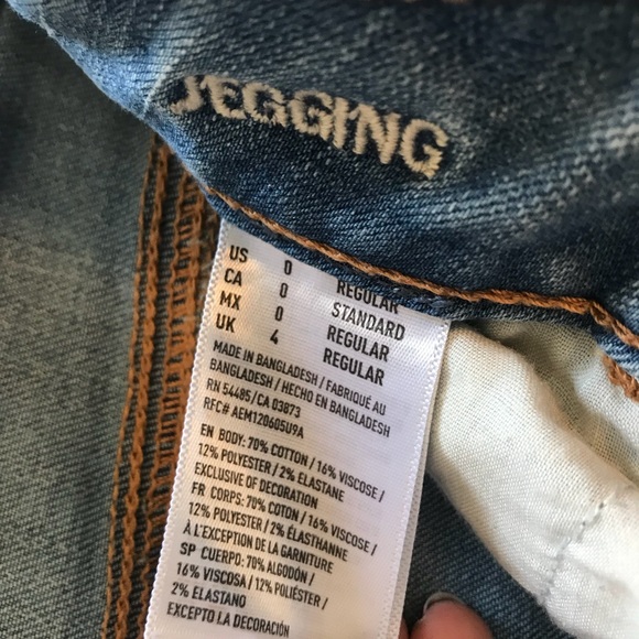 American Eagle Skinny Jeans - Lightwash - Picture 4 of 4